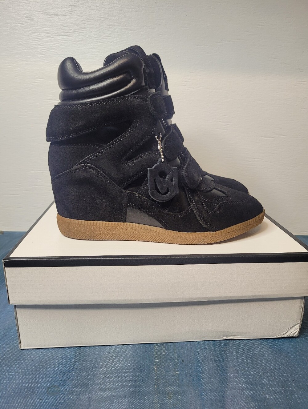 Steve Madden Womens Black Suede High Top Wedge Sneakers Strap Hook & Loop Size 9